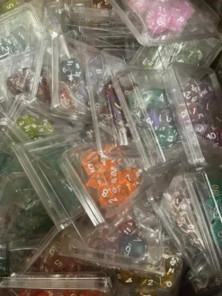 A Role Playing Dice Set: Random Dice Set Plast Förpackning