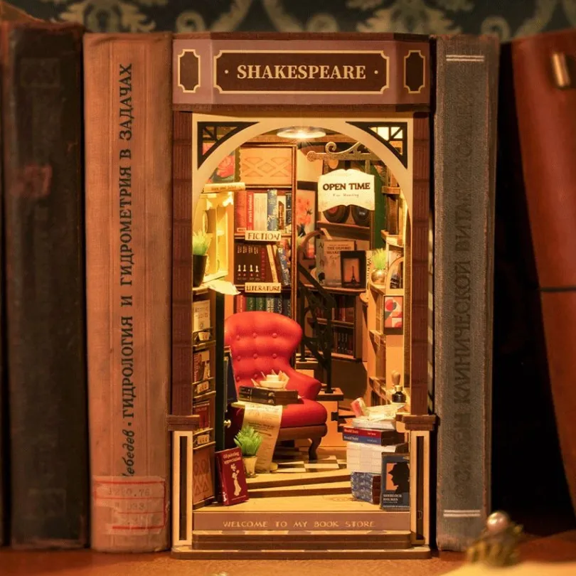 Bookstore - Book Nook Kit - Rolife