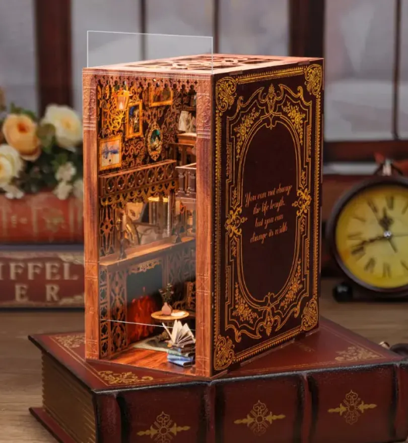 Eternal Bookstore - Book Nook Kit - CuteBee