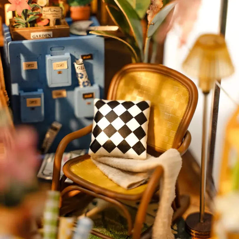 Garden House - Book Nook Kit - Rolife