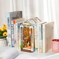 Garden House - Book Nook Kit - Rolife