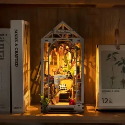 Garden House - Book Nook Kit - Rolife