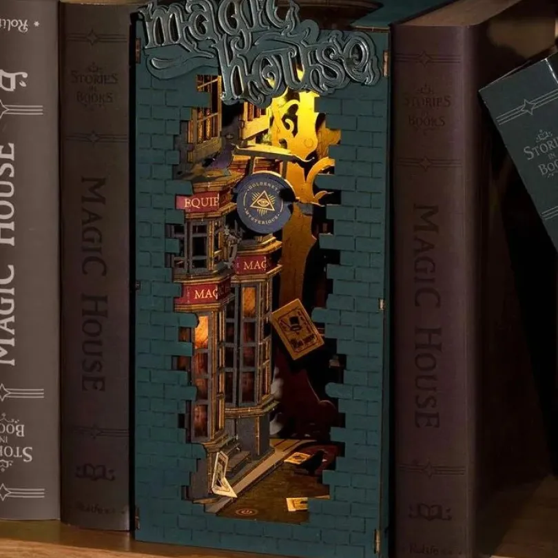 Magic House - Book Nook Kit - Rolife