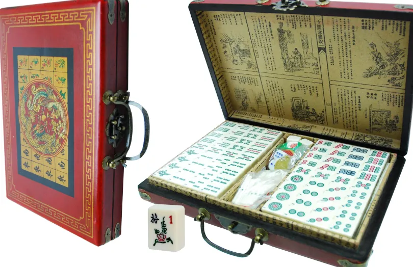 Mah Jong case red China small
