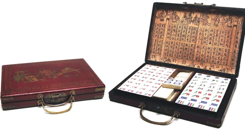 Mah Jong resin, red Chinese case