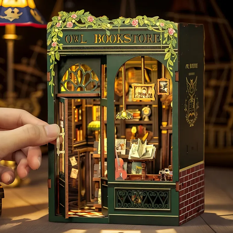 Owl Bookstore - Book Nook Kit - CuteBee