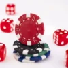 Pokerset i metallväska, med 300 marker (11.5 grams)