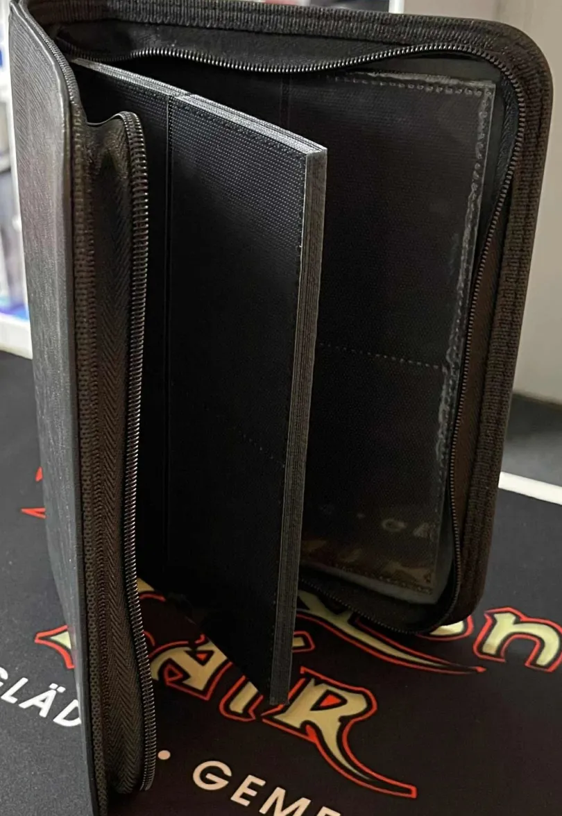 Zip Cardbinder 4-Pocket (80 cards) Black